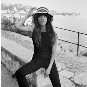 NWT Zara BUTTONED STRETCH VEST Black